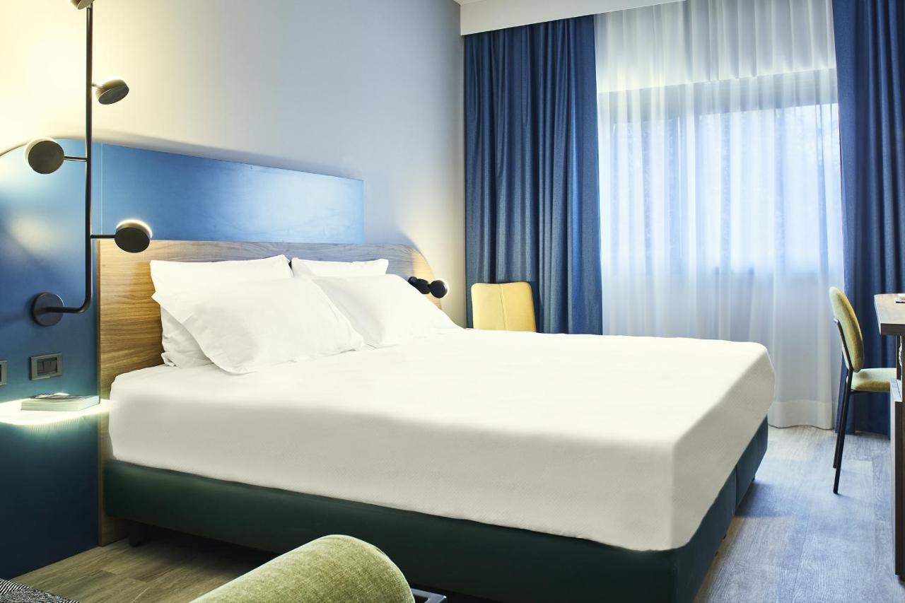 มิลาน อัสซาโก Hotel อาซซาโก ภายนอก รูปภาพ